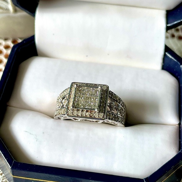 SJ 925 Square Princess Cut Diamond Ring - Picture 2 of 11